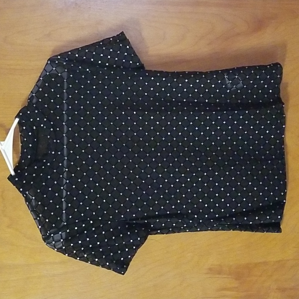 Black and Silver Glitter Top Size Large: B